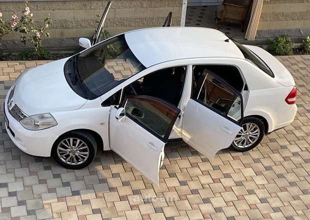Nissan Tiida