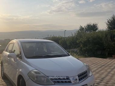 Nissan Tiida  2009 
