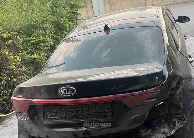 Kia Forte 2019 — լուսանկար 10
