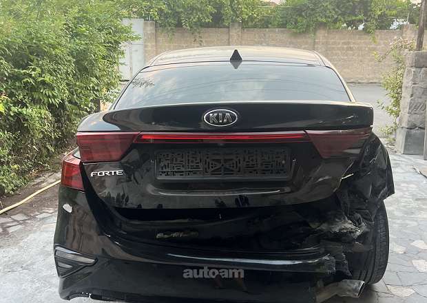 Kia Forte 2019 — լուսանկար 8