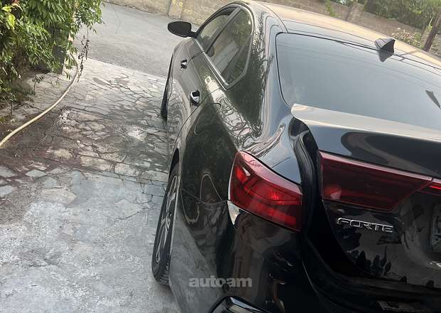 Kia Forte 2019 — լուսանկար 11