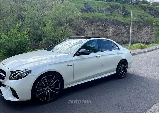 Mercedes-Benz E 300