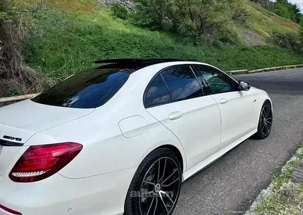Mercedes-Benz E 300