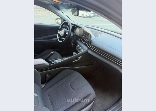 Hyundai Elantra 2024 — լուսանկար 11