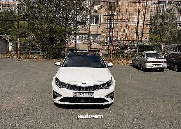 Kia Optima 2019 — photo 1