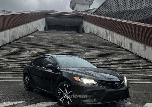 Toyota Camry 2020 — լուսանկար 1