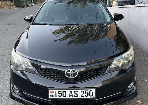 Toyota Camry 2013 — լուսանկար 1