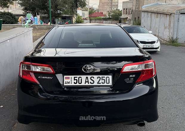 Toyota Camry 2013 — լուսանկար 2