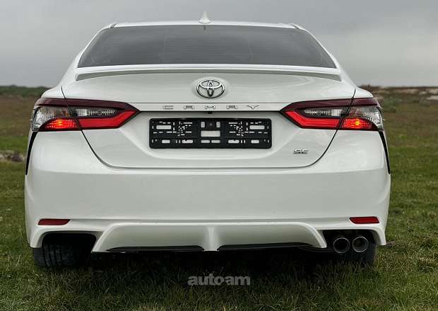 Toyota Camry 2021 — photo 4