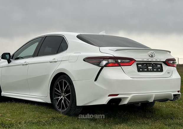 Toyota Camry 2021 — photo 6