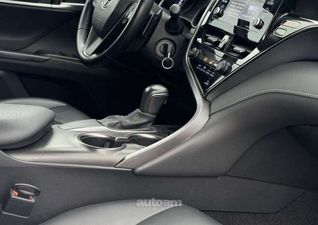 Toyota Camry 2021 — photo 7