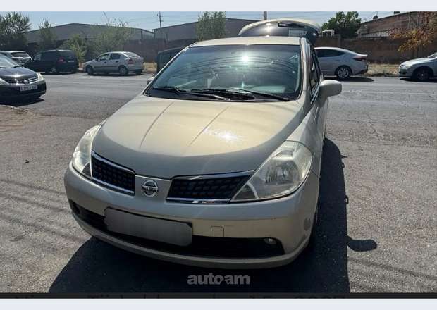 Nissan Tiida 2007 — լուսանկար 1