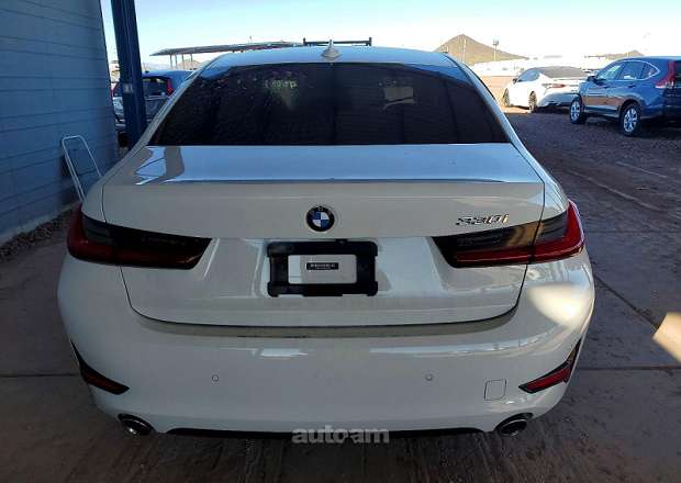 BMW 330