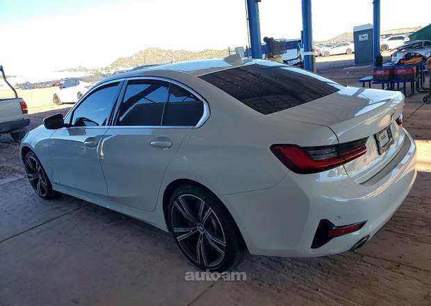 BMW 330