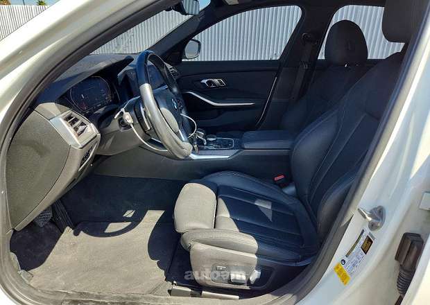 BMW 330