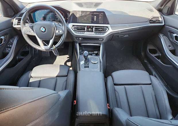 BMW 330