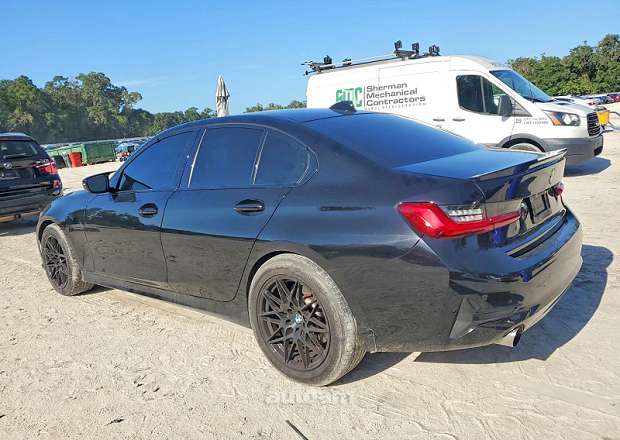 BMW 330