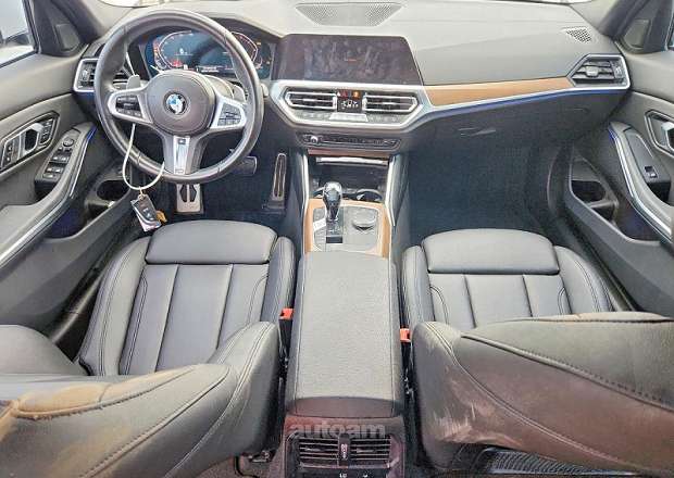 BMW 330