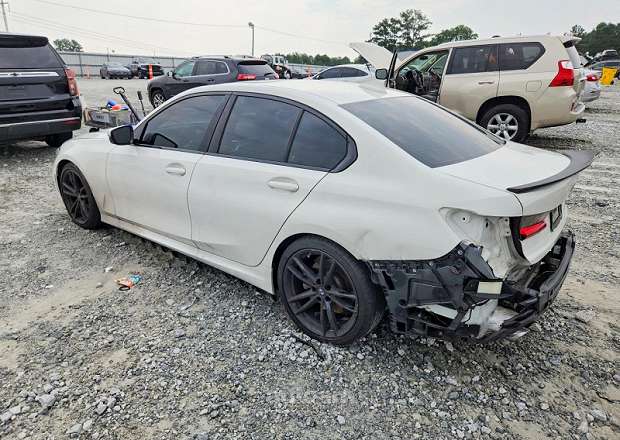 BMW 330