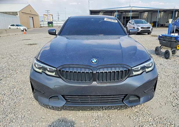 BMW 330