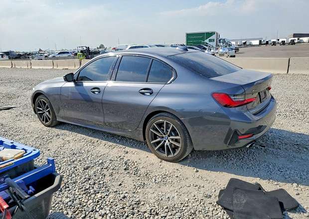 BMW 330