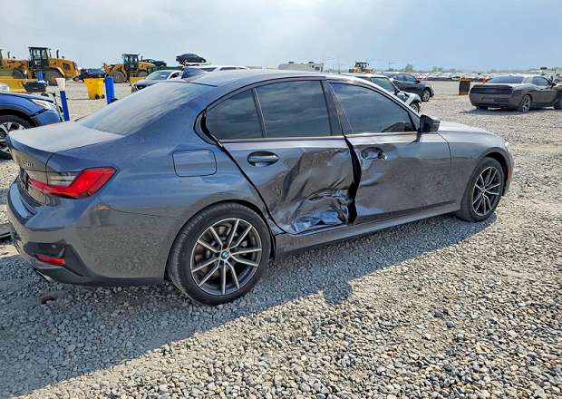 BMW 330