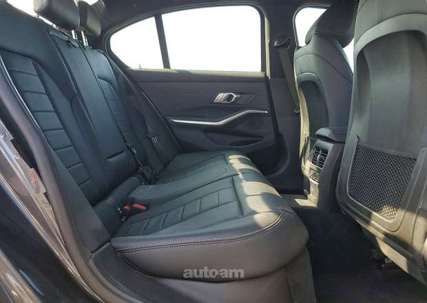 BMW 330
