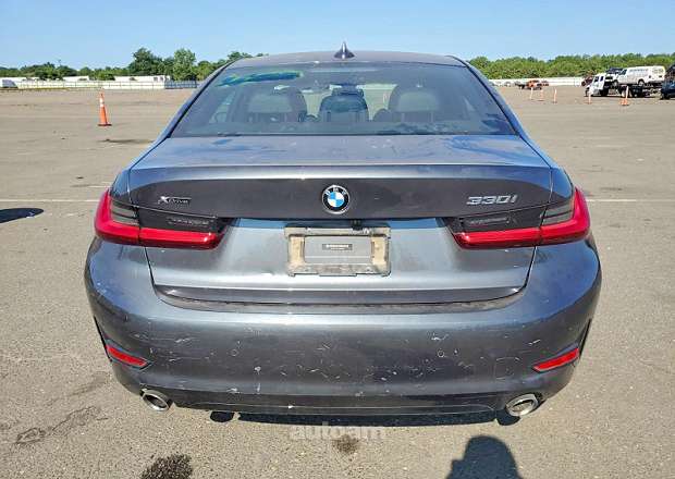 BMW 330