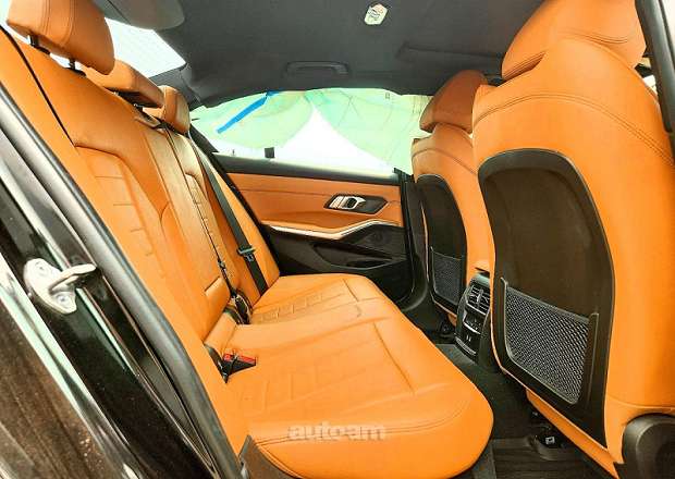 BMW 330