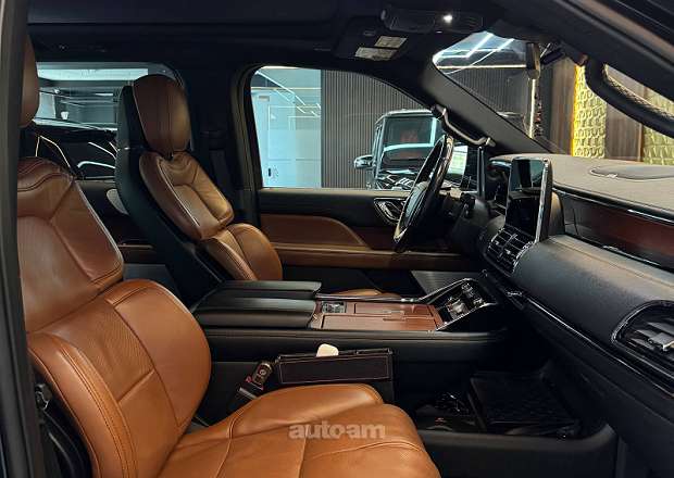 Lincoln Navigator