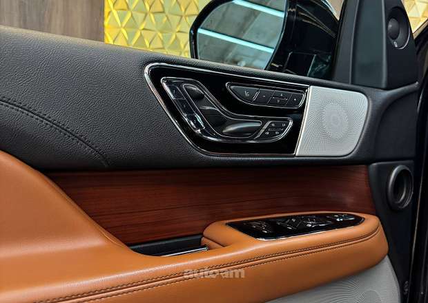 Lincoln Navigator