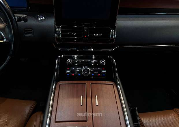 Lincoln Navigator