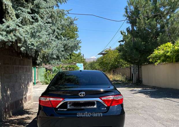 Toyota Camry 2015 — photo 2
