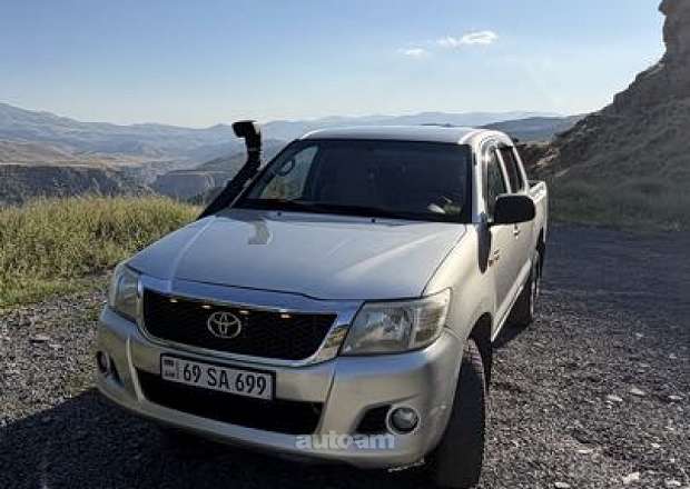 Toyota Hilux 2011 — լուսանկար 4
