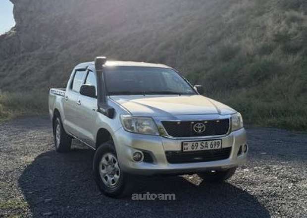 Toyota Hilux 2011 — լուսանկար 1