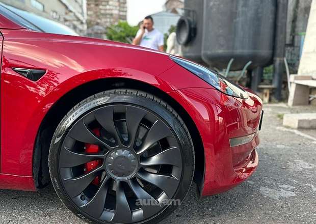 Tesla Model 3 2023 — լուսանկար 3
