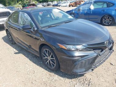 Toyota Camry  2020 