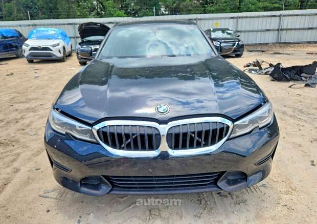 BMW 330