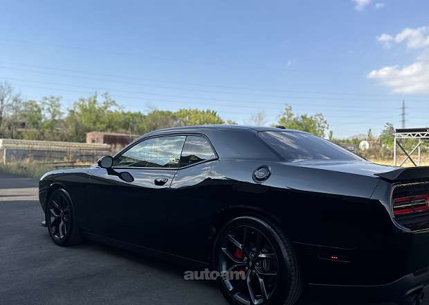 Dodge Challenger 2019 — լուսանկար 4