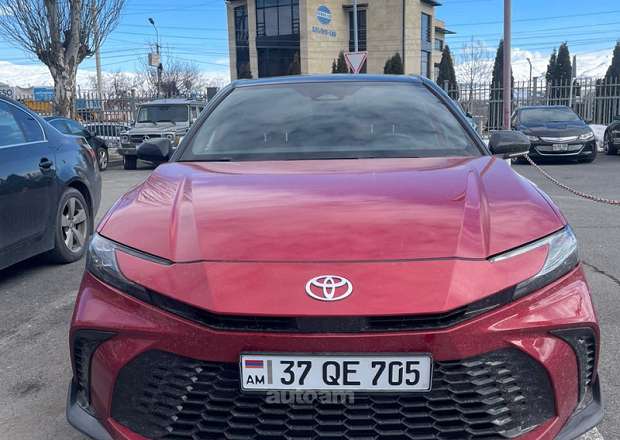 Toyota Camry 2024 — լուսանկար 2