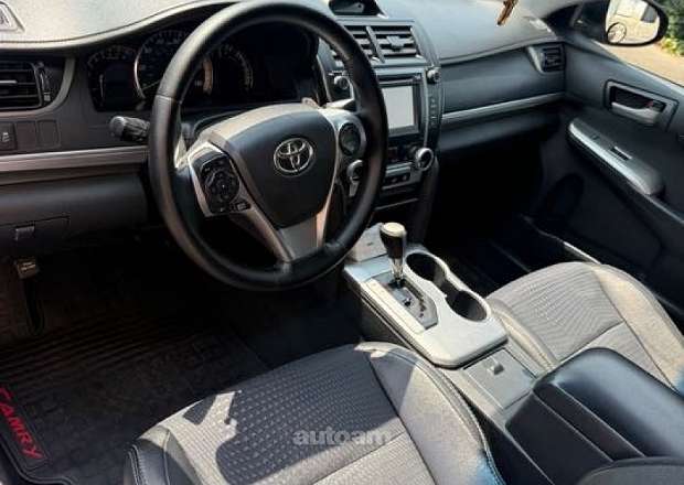 Toyota Camry 2013 — photo 3