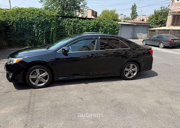 Toyota Camry 2013 — photo 4