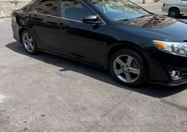 Toyota Camry 2013 — photo 2