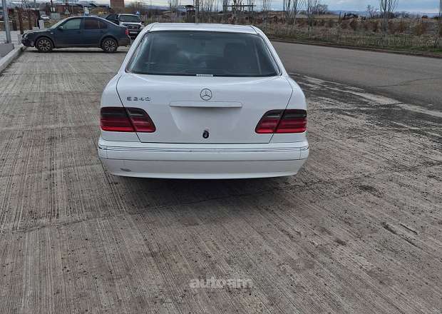 Mercedes-Benz E 240 2001 — լուսանկար 2