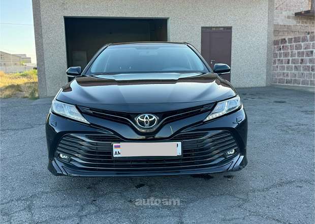 Toyota Camry 2019 — фото 1
