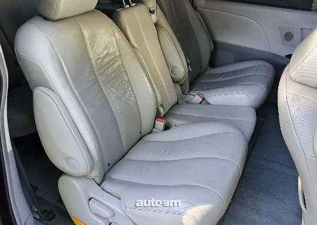 Toyota Sienna 2010 — լուսանկար 6