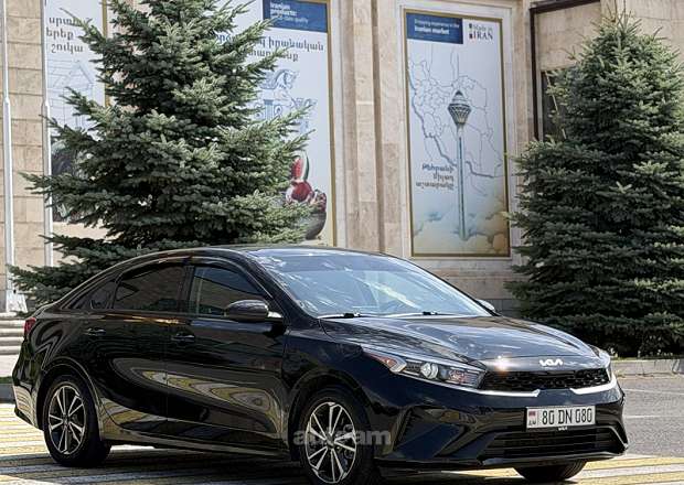 Kia Forte 2023 — լուսանկար 2