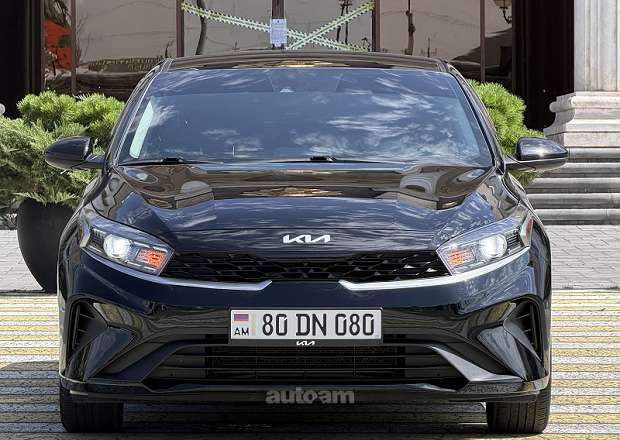 Kia Forte 2023 — լուսանկար 1