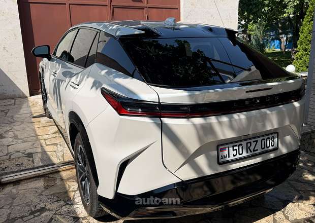 Lexus RZ 300 2025 — լուսանկար 3