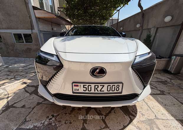 Lexus RZ 300 2025 — լուսանկար 2